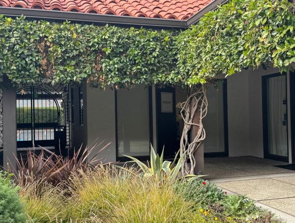 Cozy, quiet , easy access environment