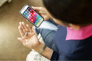 Smartphone and hearing aid